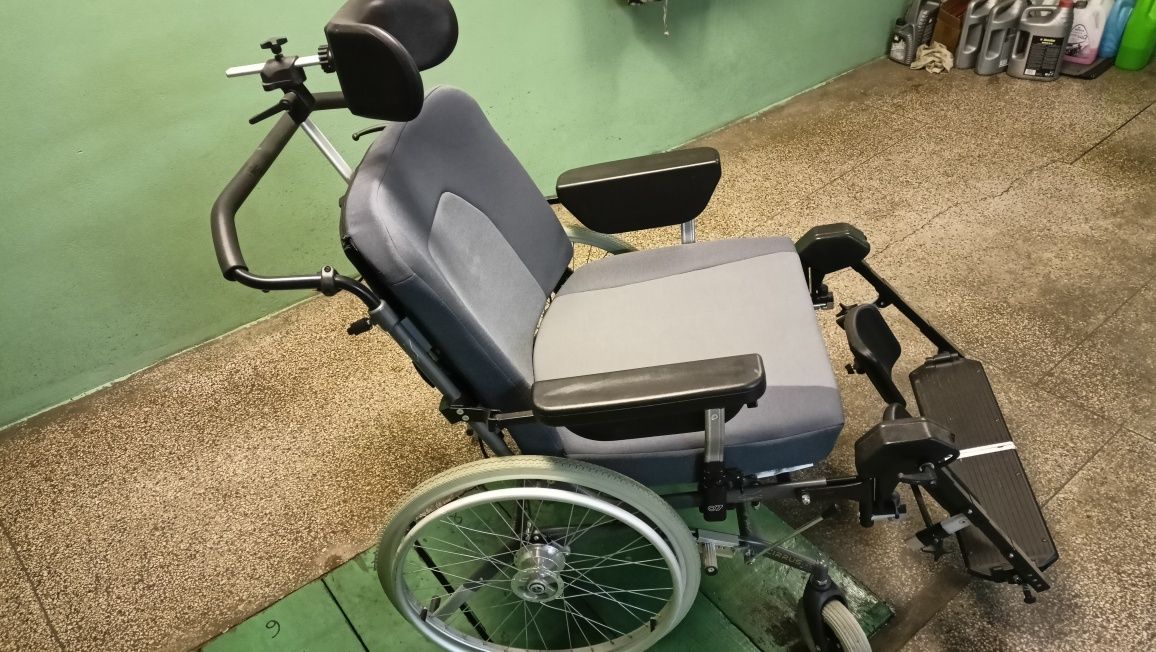 Wózek Inwalidzki Pielęgnacyjny HANDICARE CIRRUS 4 XL