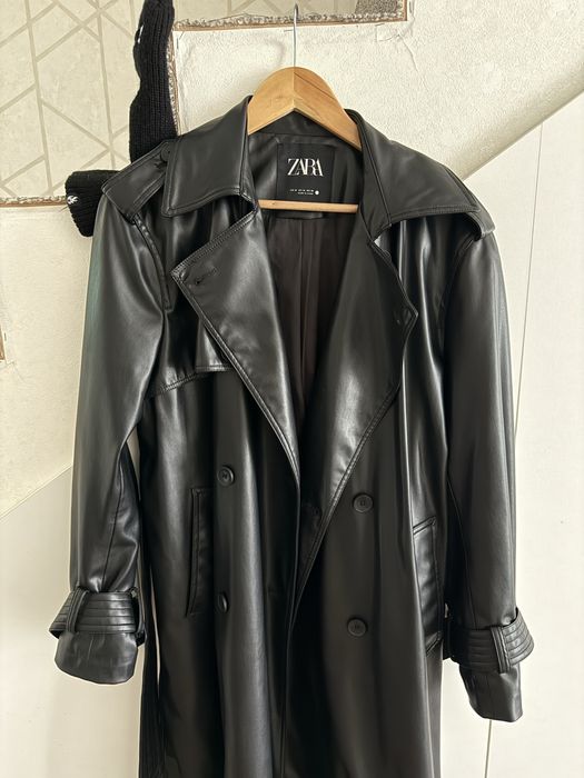 Тренч з еко шкіри Zara