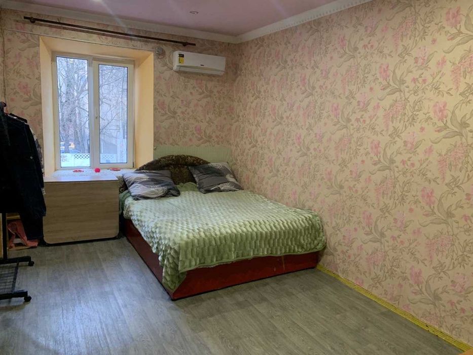 Продам 2-е комнаты в ком.кв. на ул. Нежинской угол Стиридоновской.