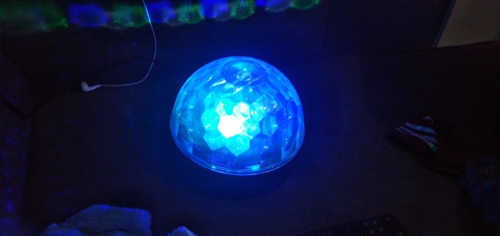 Kula RGB LED z Bluetooth MDL001