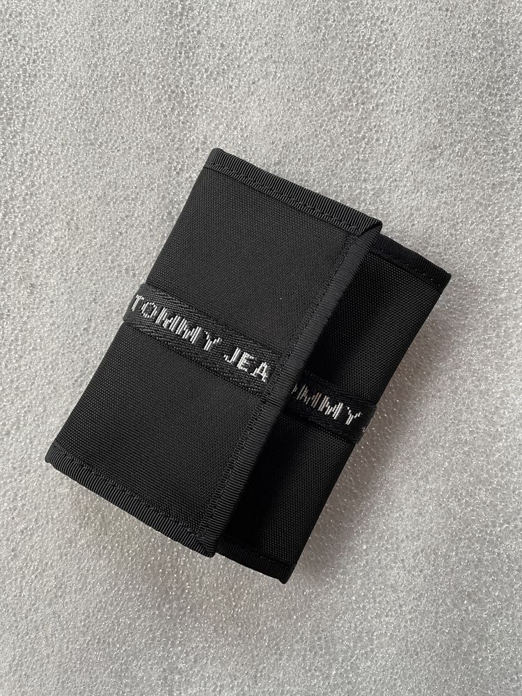 Новый кошелек tommy hilfiger ( томми th logo tape wallet ) с америки