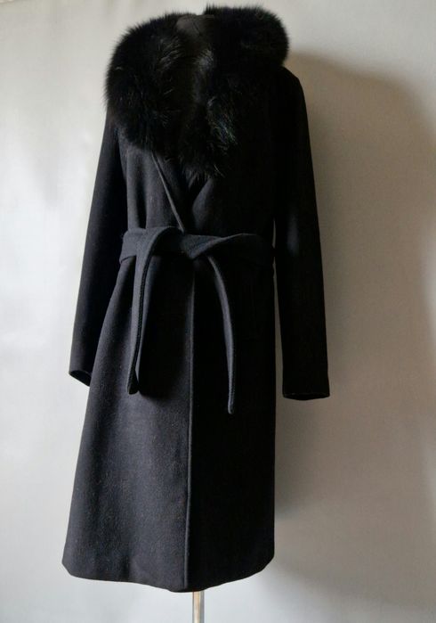 Жіночий осінній та зимовий одяг