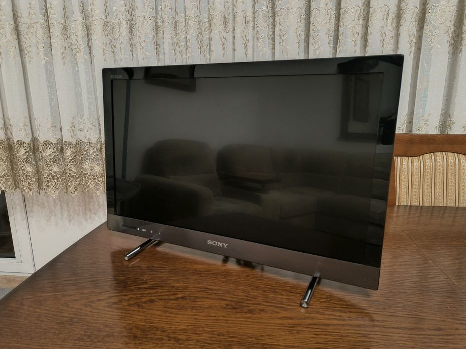 TV Sony KDL-24EX320 z przystawką Google TV