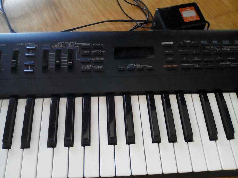 Sintetizador / teclado roland jv50