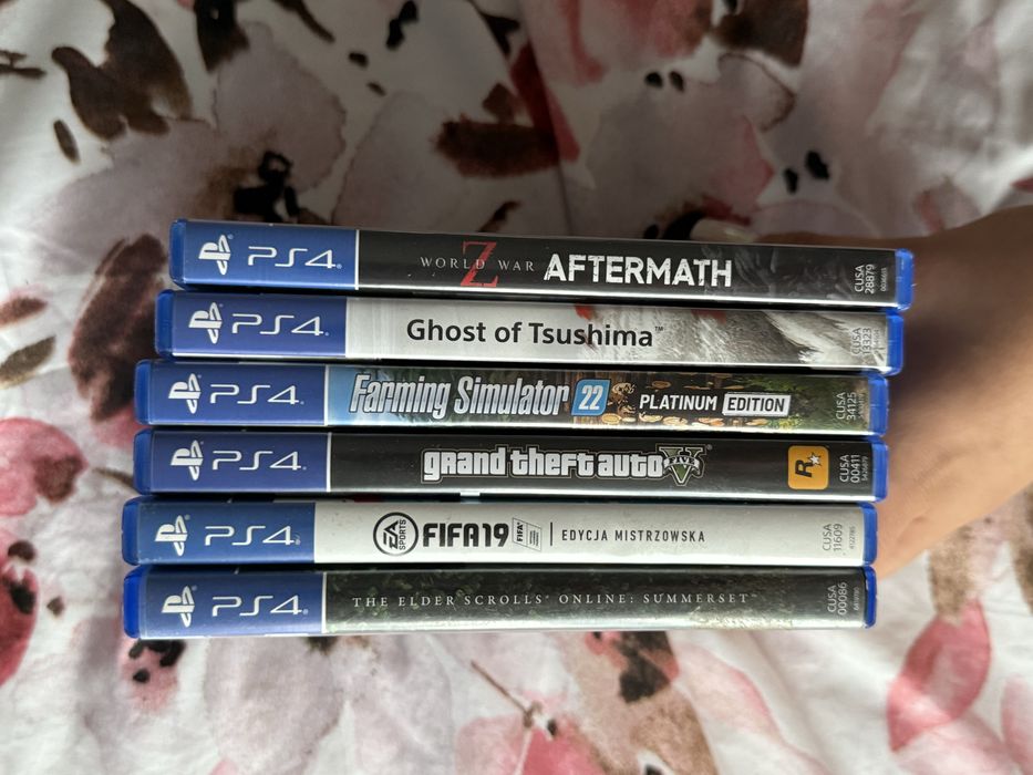 Konsola PlayStation 4+ oryginalny pad+ 6 gier