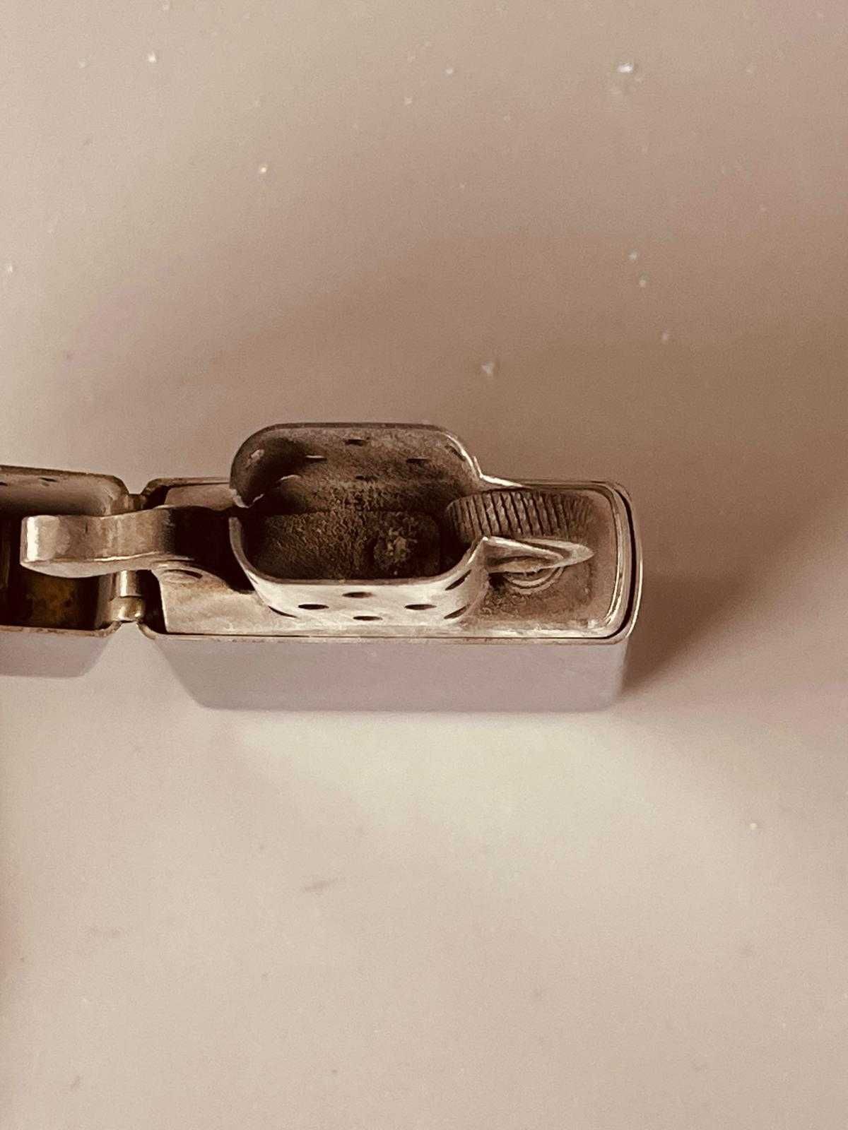 Isqueiro Zippo e um de oferta