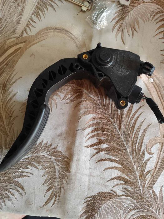 Педаль газа Renault Grand Scenic 3 2011 год