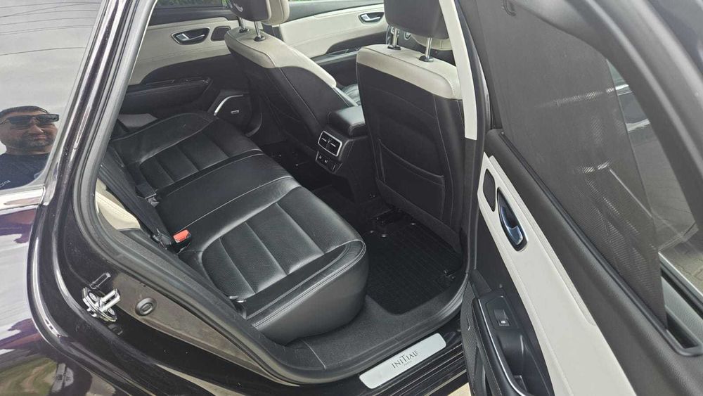 Renault Talisman Initiale Paris fot. skóra grzane wenty, panorama