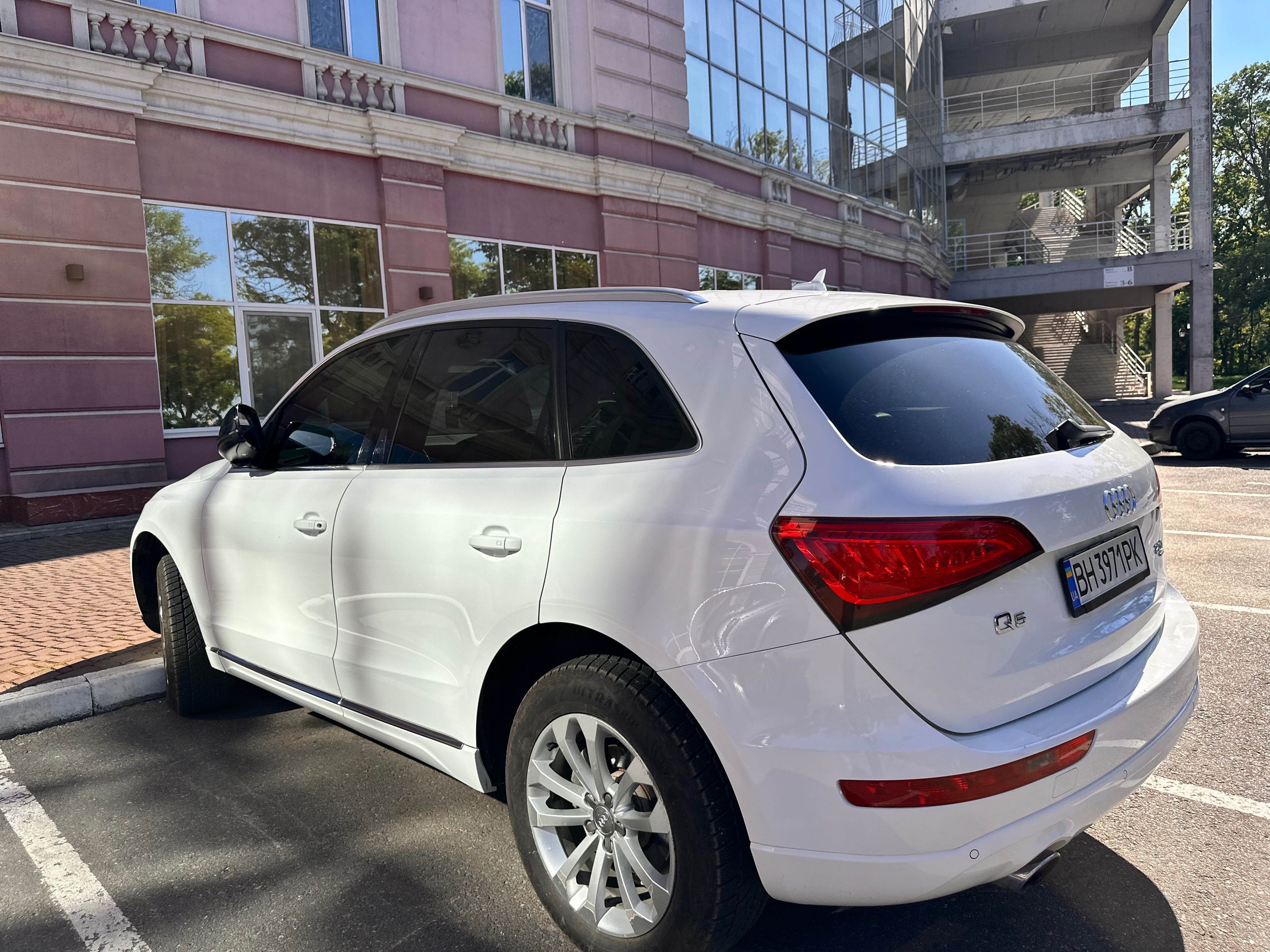 Продам Audi Q5 2012 Комплектація Premium