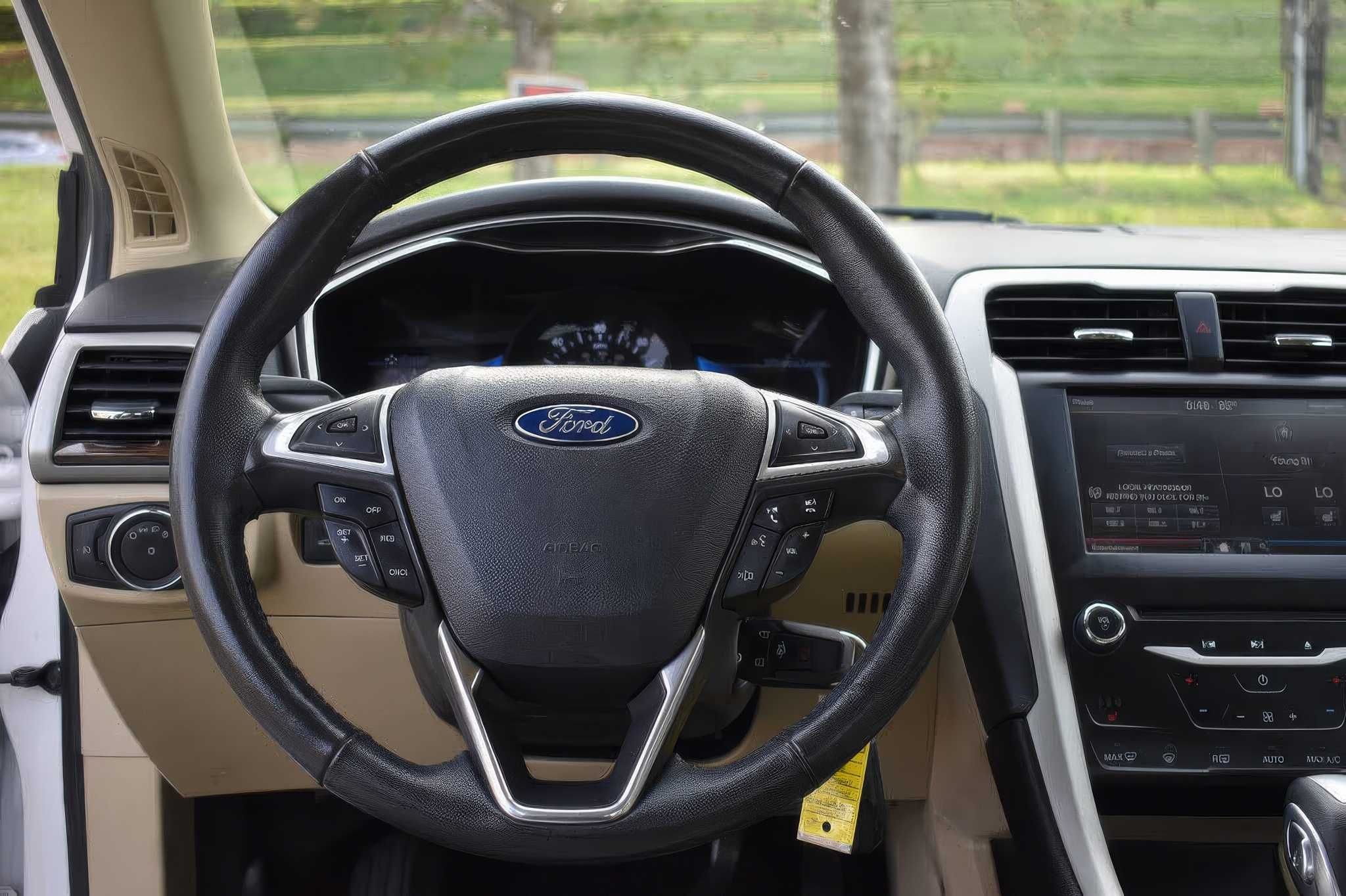 2014 Ford Fusion Hybrid SE