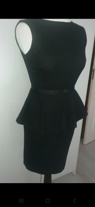 Sukienka z baskinką Orsay r.xs/s