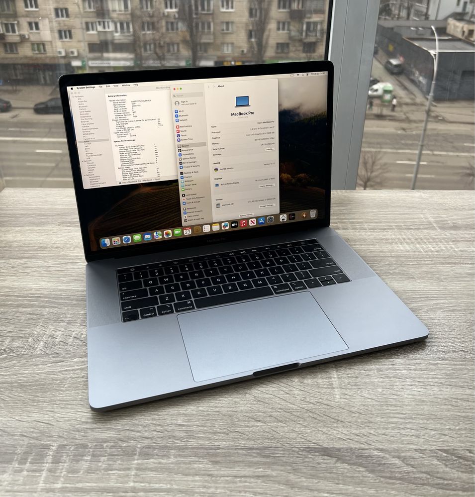 MacBook Pro 2018 / 2019 15  | i7 2.2/4.1Ghz | 16gb ram | 256 ssd