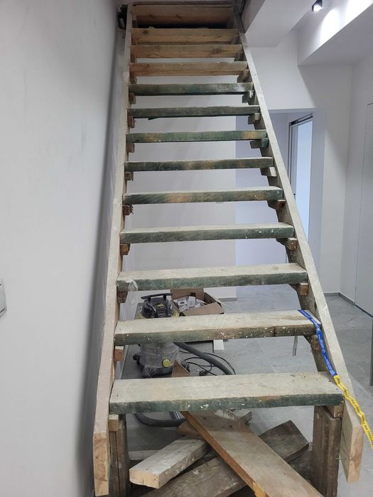 Schody budowlane deski