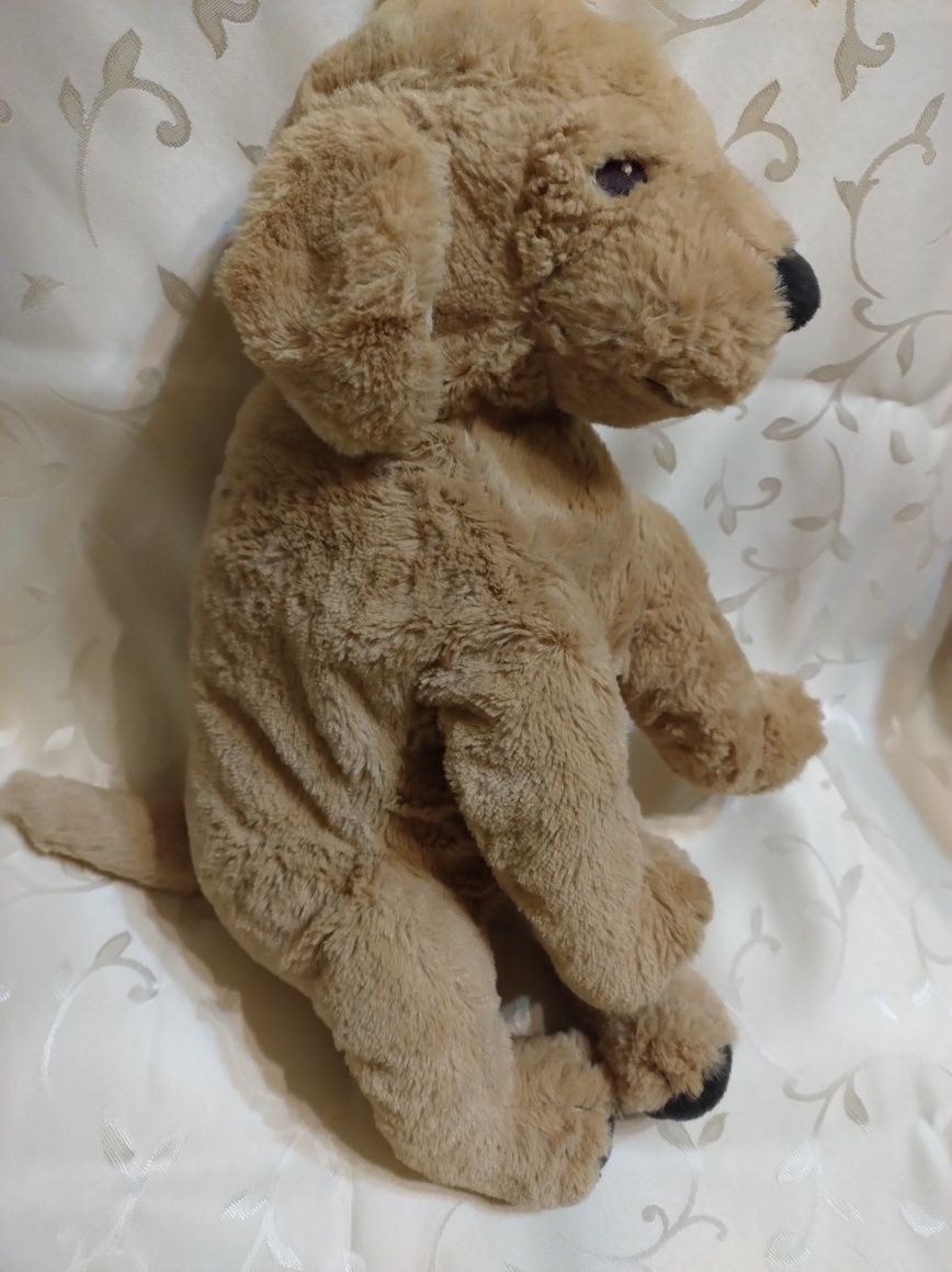 Pies pluszowy z przyjemnego futerka ,,Labrador,"