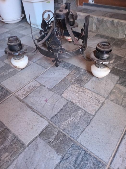 Продам люстры бронзовые