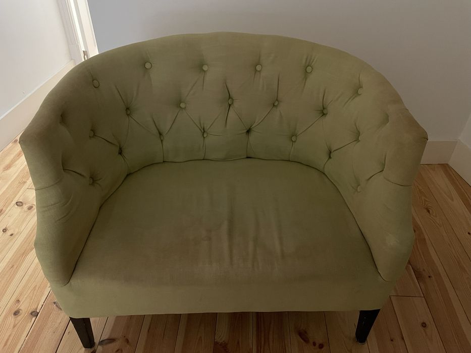 Poltrona - Precisa de ser limpa