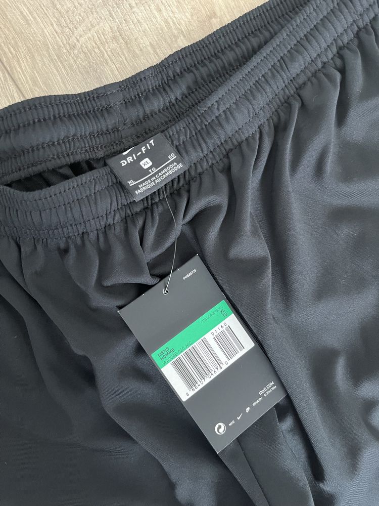 Dresy Nike XL czarne nowe