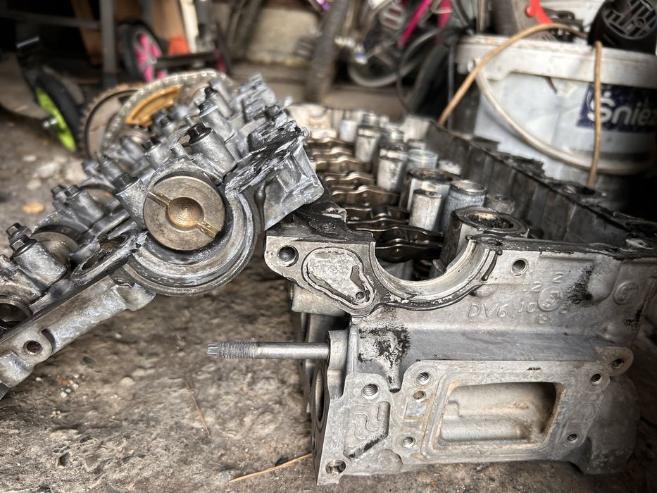 Głowica Peugeot 3008 1.6 hdi