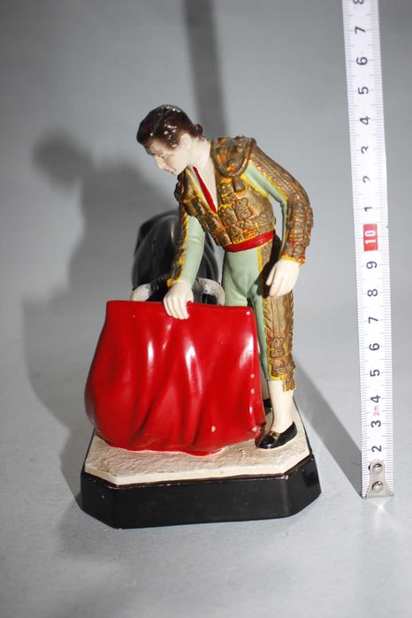 Figura em faiança - Toureiro - Touro - Recordação da Nazare