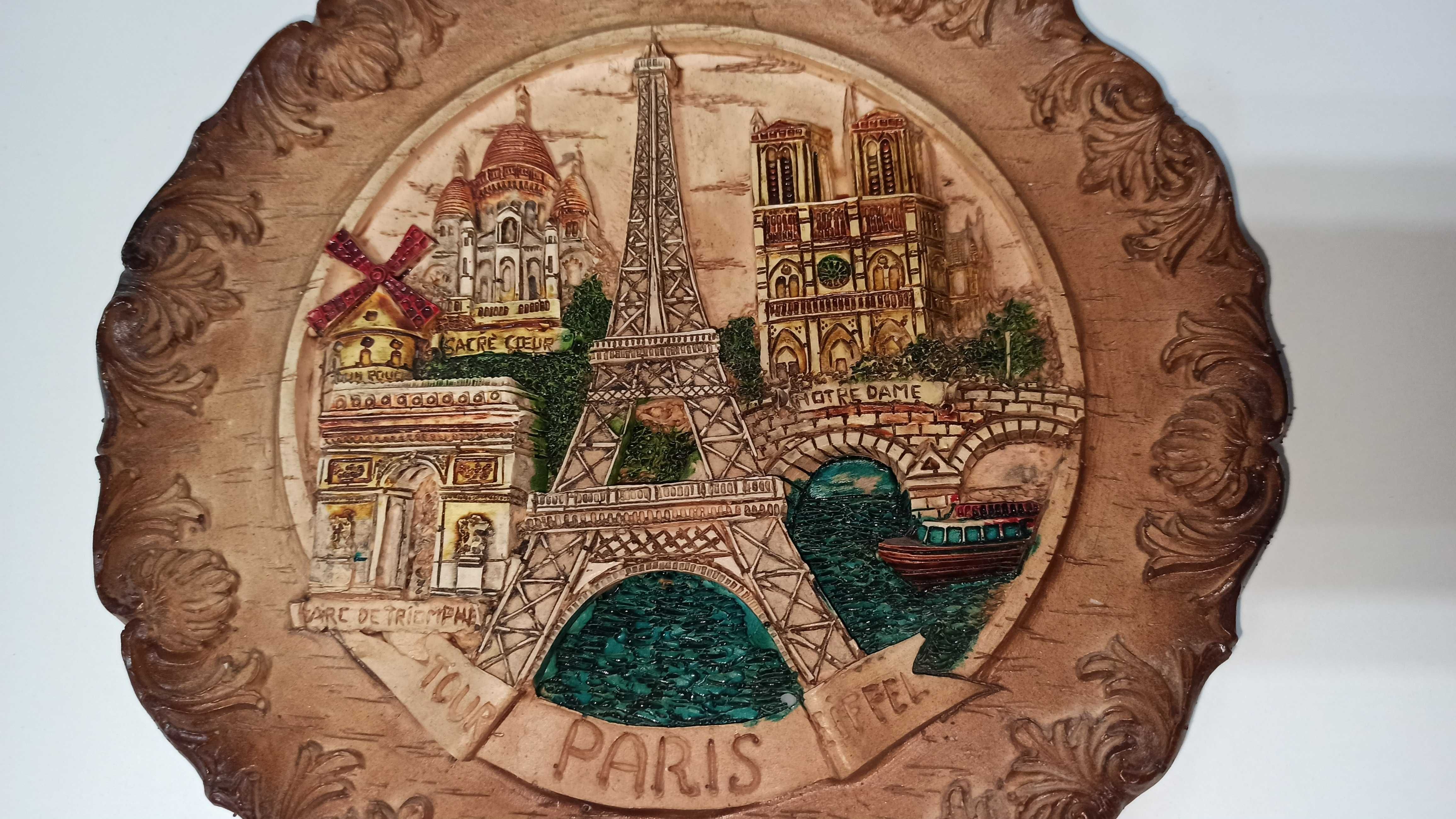 Piękna wytłaczana pamiątka z podróży do Paryża PARYŻ