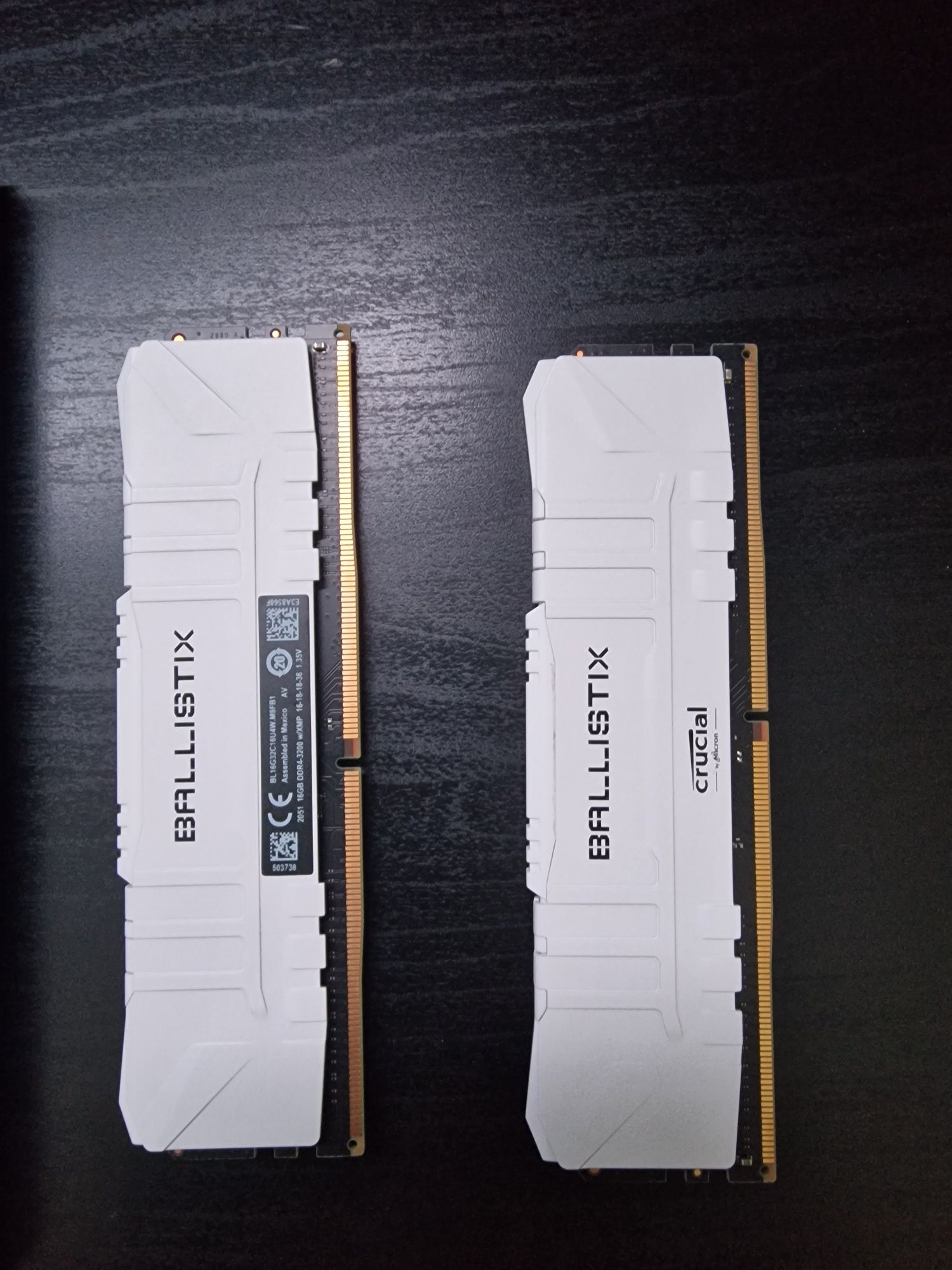 Memória RAM Crucial Ballistix 32GB (2×16GB) DDR4 3200Mz