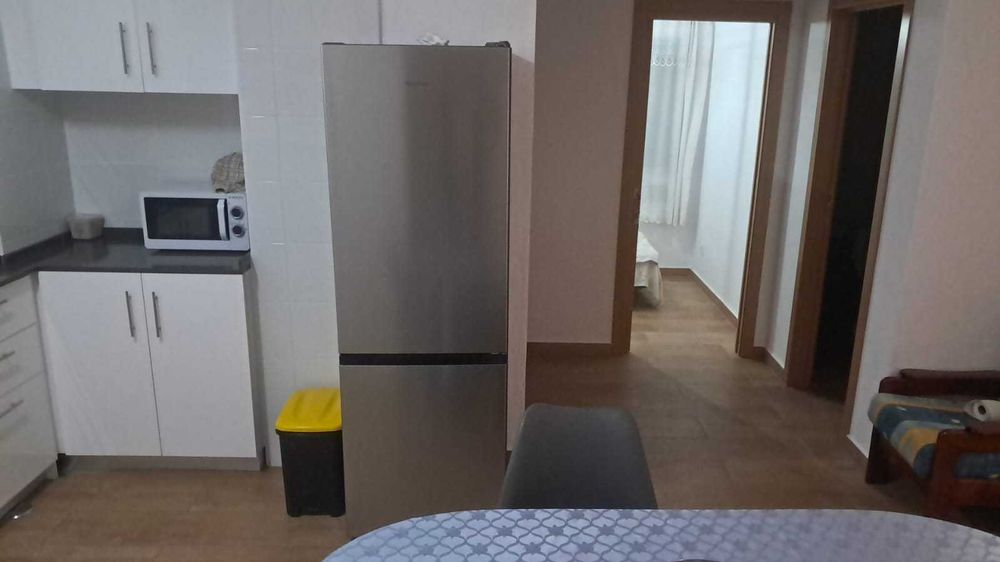 Quarto solteiro perto da estação