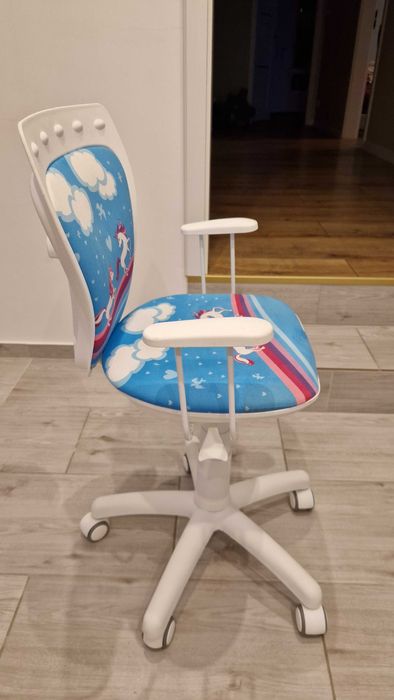 Krzeslo obrotowe ministyle white pony dla dziecka