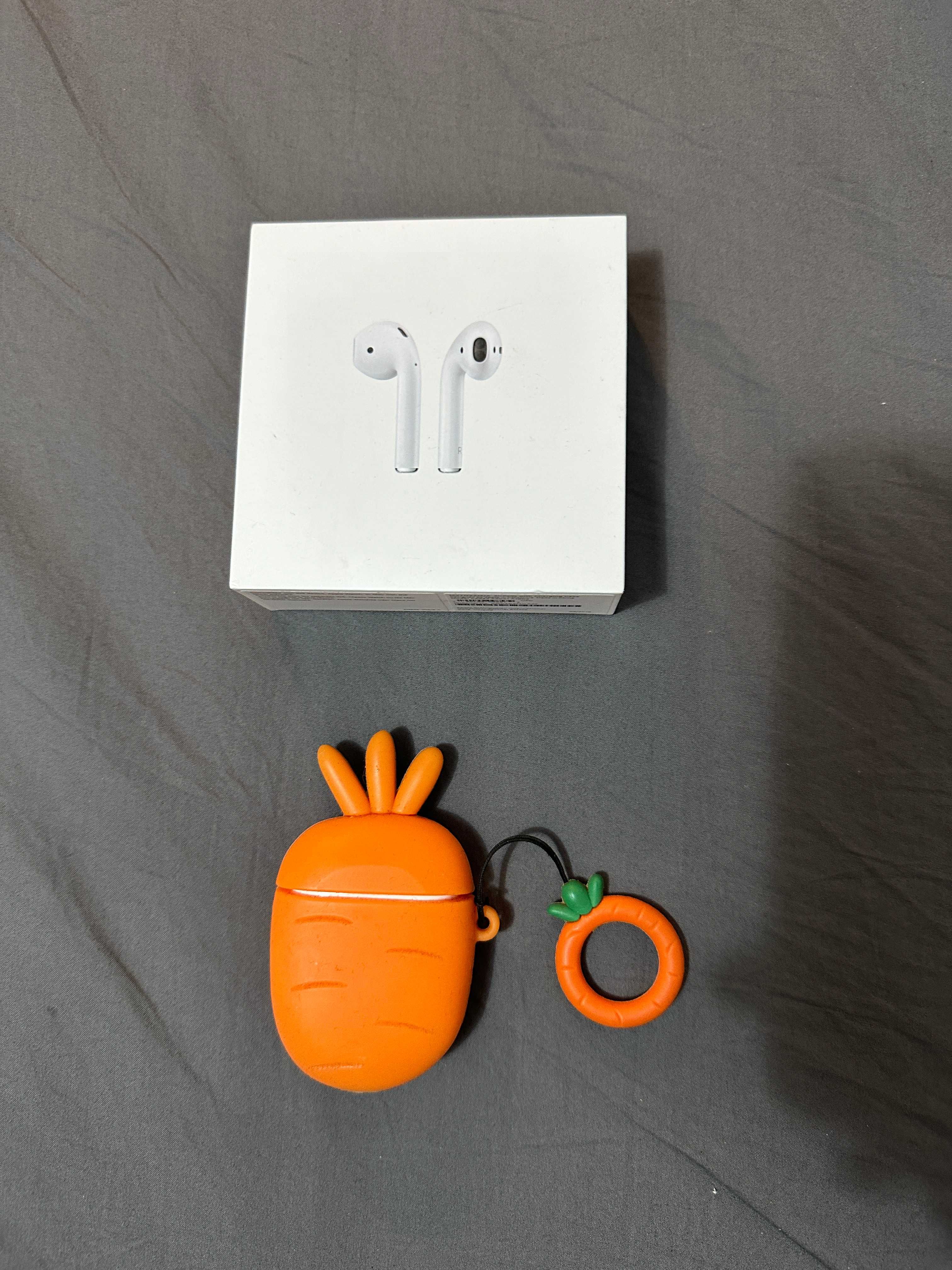 Apple AirPods z etui ładującym lightning