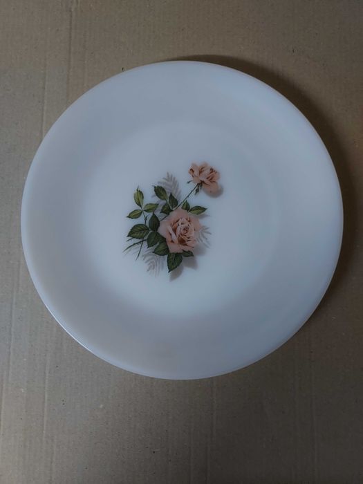 Prato para Bolos Arcopal – Design Floral (Rosas/Malmequeres)