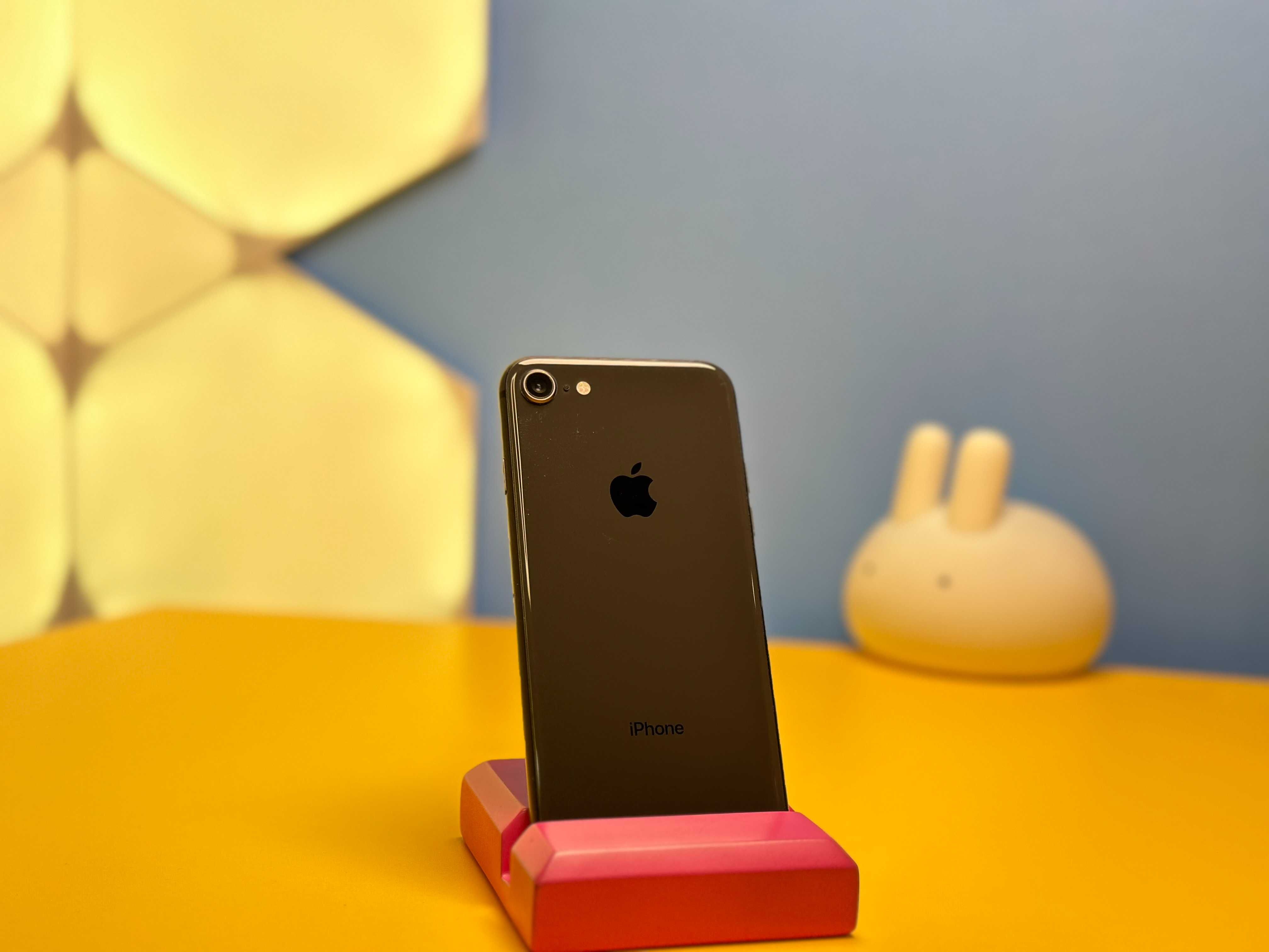 Смартфон Apple iPhone 8 64GB Space Gray (100534) Б/У З ГАРАНТІЄЮ