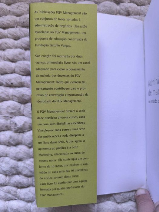 "Administração de marketing no mundo contemporâneo" de Ben Thion Chi