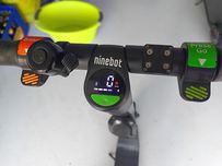 Hulajnoga elektryczna Segway Ninebot ES-3 z dodatkową baterią W CENIE