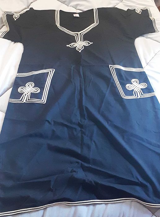 Vestidos Túnicas, Marroquinas e Tunisianas  e 1 calças. NOVOS