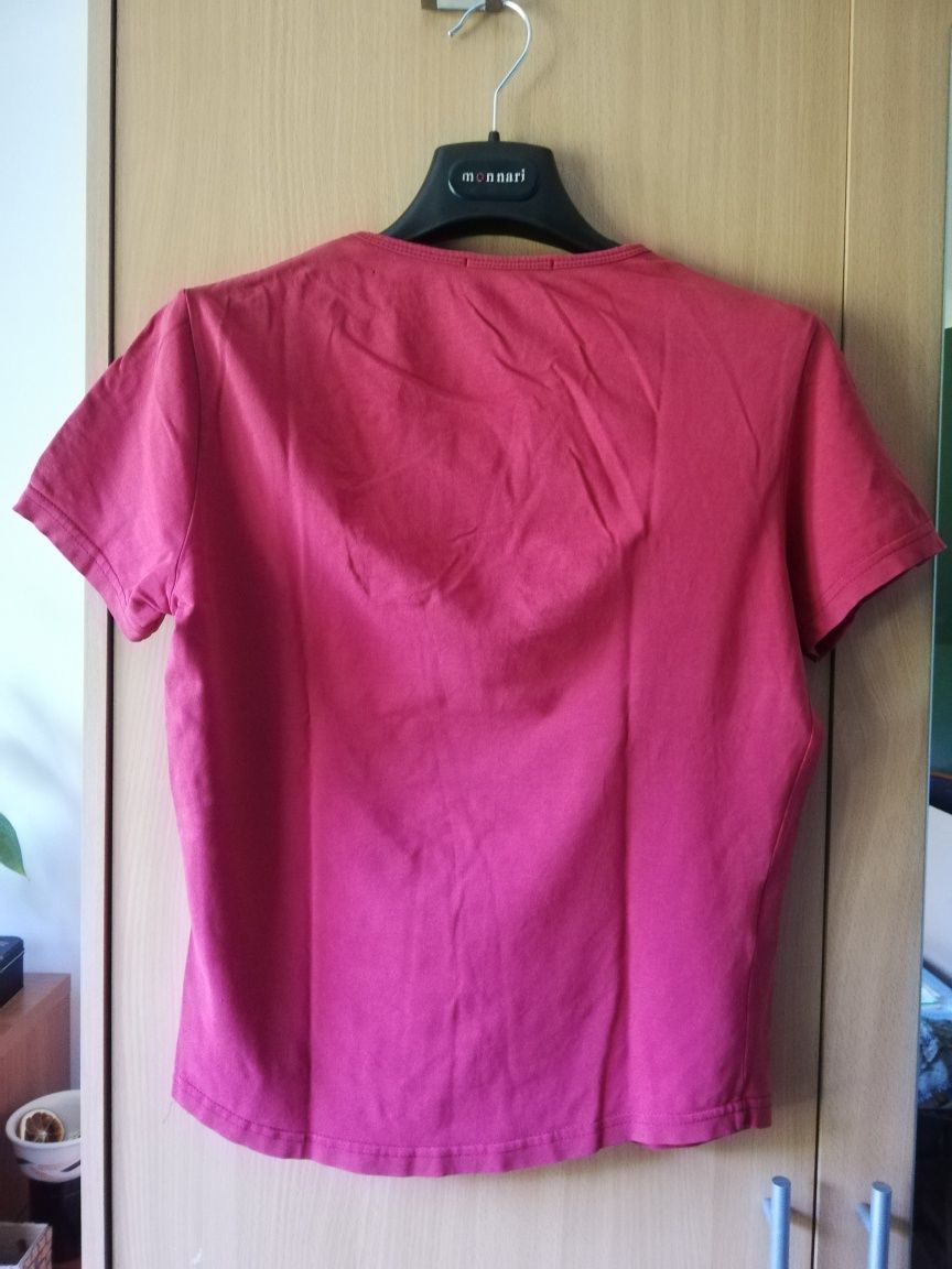 Czerwony t-shirt