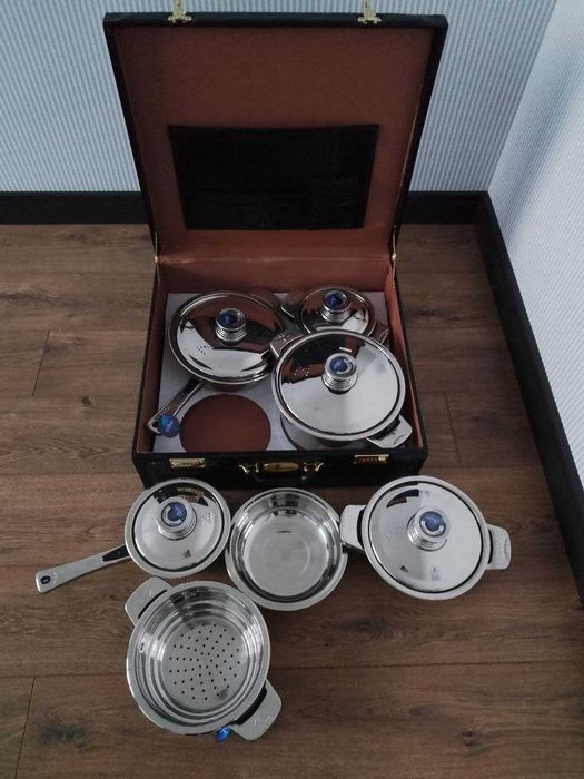 Набір посуду з нержавіючої сталі
