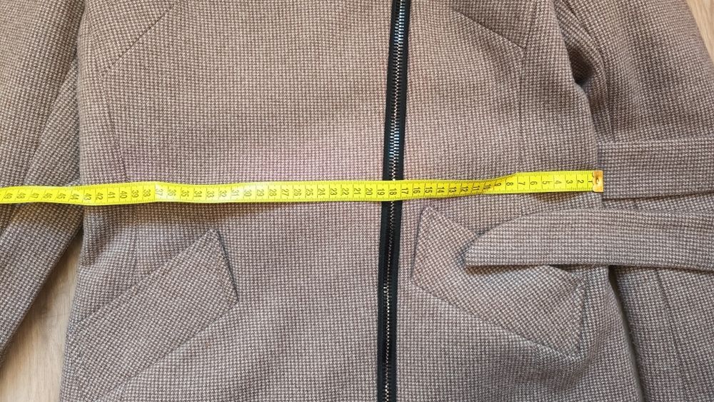 Демісезонне пальто