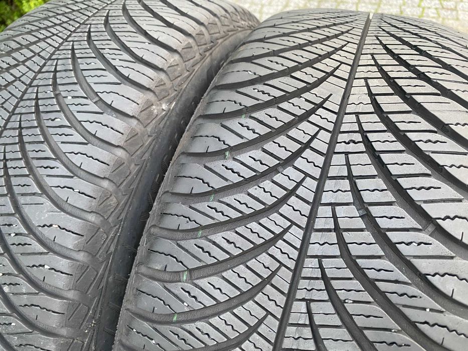 2x opona GOODYEAR  Vector4Seasons  215/55/17