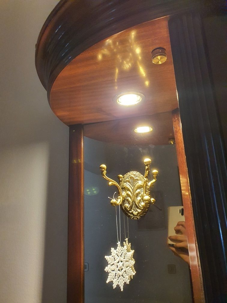 Móvel Chapeleiro Guarda roupa e Cristaleira