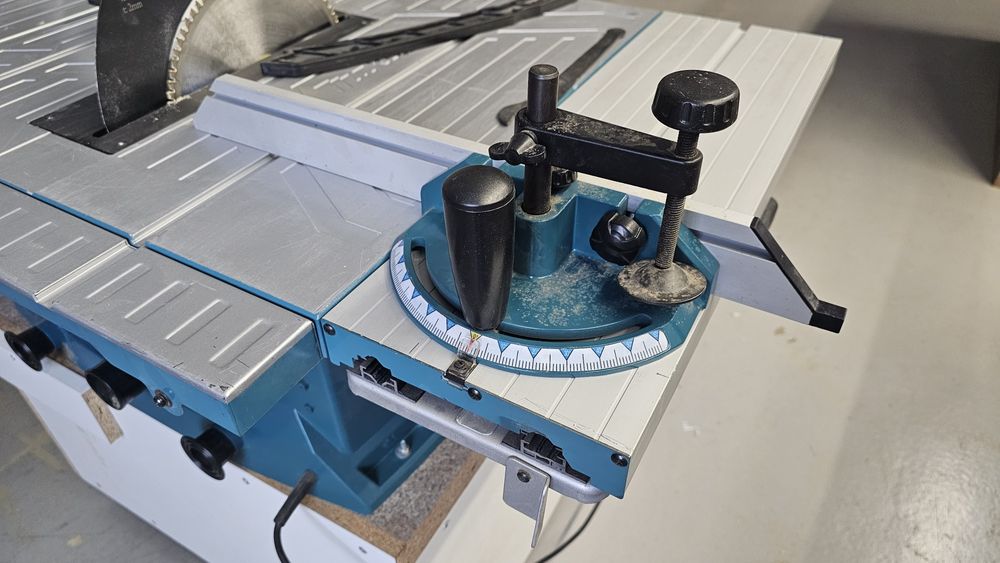 Makita MLT 100 pilarka stołowa 1500 W