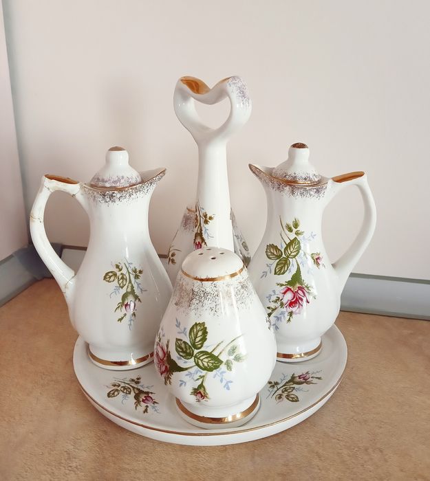 Przyprawniki na tacce porcelana Chodzież Iwona