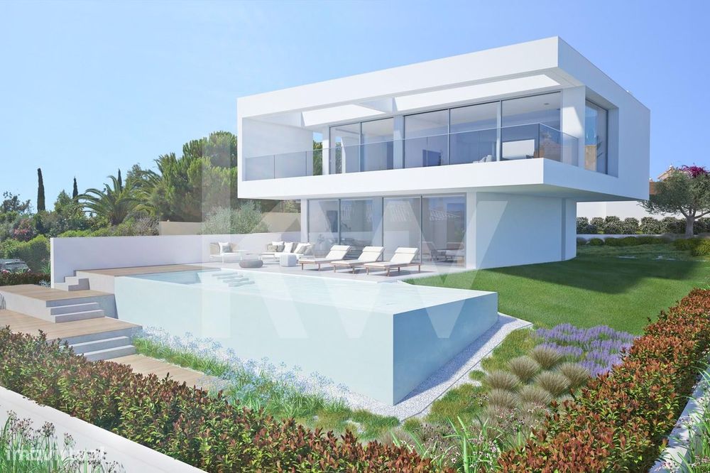 Moradia em construção na Praia da Luz com vistas panorâmicas para o ma