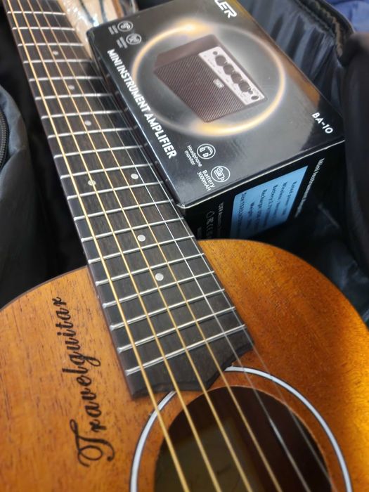 Trawel Gitara 81cm.Nowa,ciekawe gratisy w tym przenośny wzmacniacz!