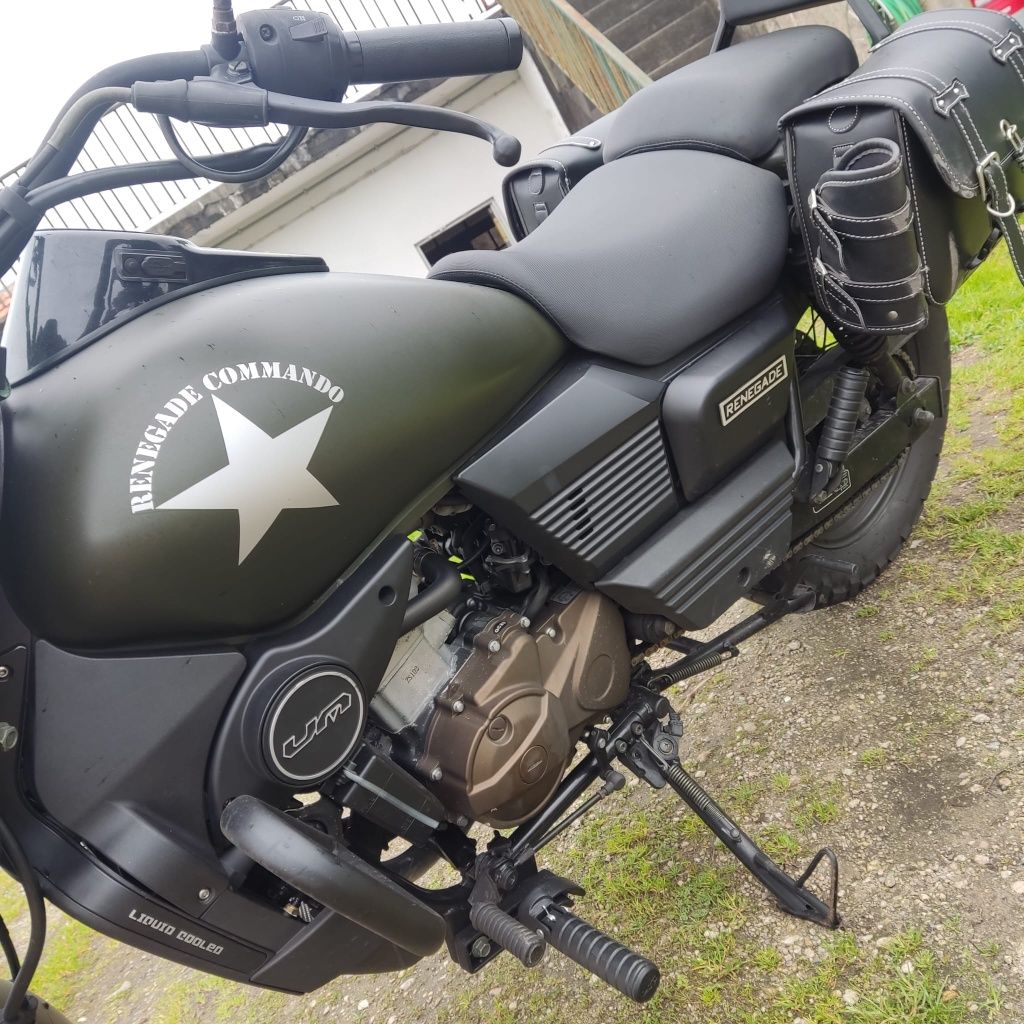 Mota UM RENEGADE Comando em Muito Bom Estado