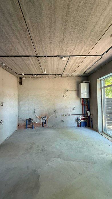 Таунхаус з ремонтом (під чистове оздоблення) в Ірпені.