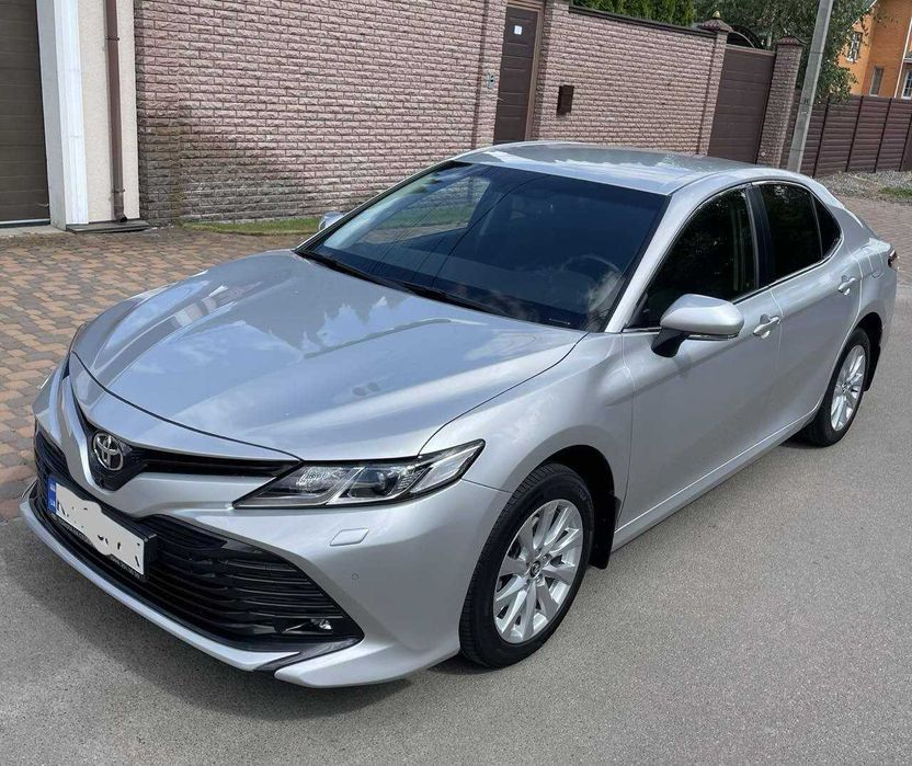 Продаю Toyota Camry 2019