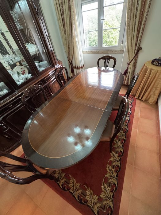 Mesa de Jantar em Nogueira Maciça com Armazenamento + 6 cadeiras