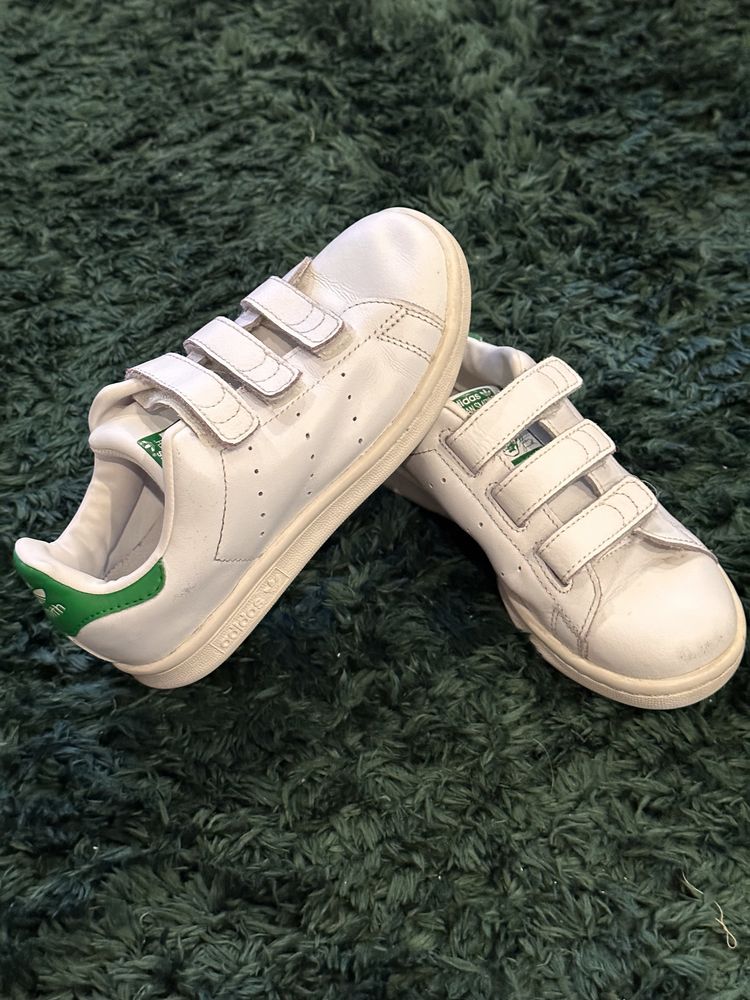 Tenis Adidas Stan smith ( 31 )