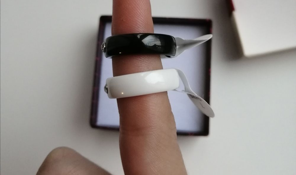 Каблучка керамічна з камнем біла чорна стильна,кераміка розмір 17-18