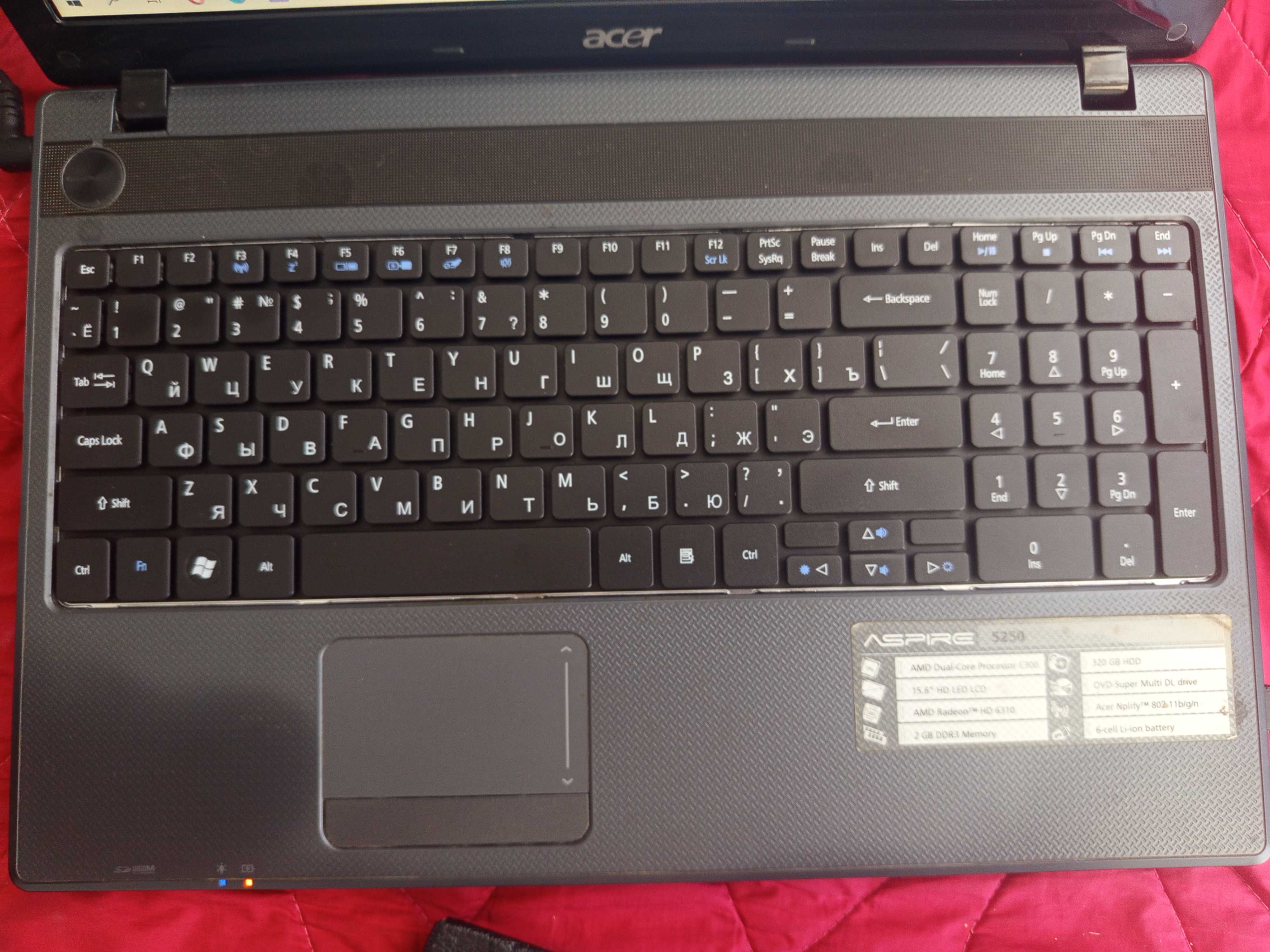 ACER 5250  15/6,8,320