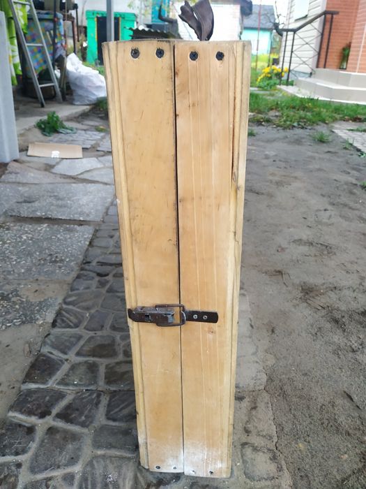 Продам  стеллаж (или стол или кушетку).Многоцелевое изделие.